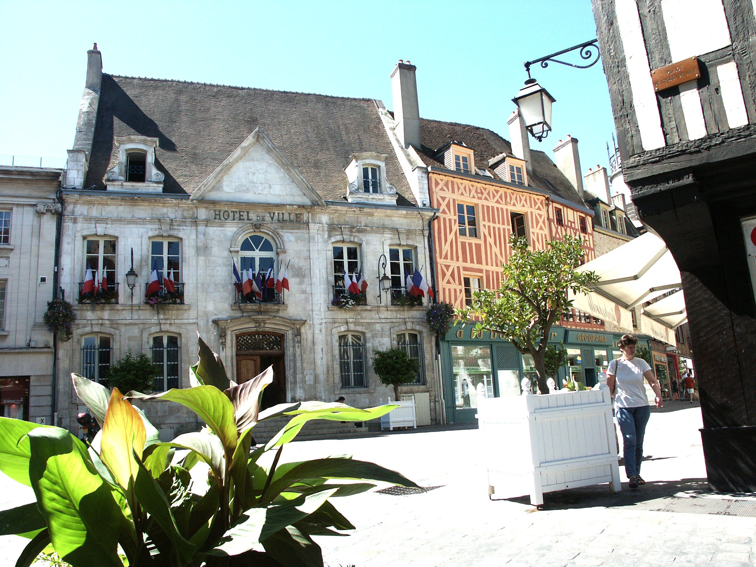 Auxerre Saone Et Loire Decouvrir Auxerre Sur Les Traces De Cadet